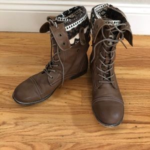 Brown Boots with Printed Lining